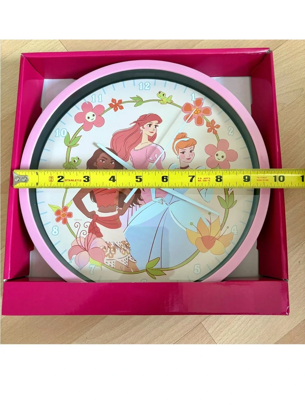 Disney Princess Decorative Round Wall Clock Battery Operated *NEW*
